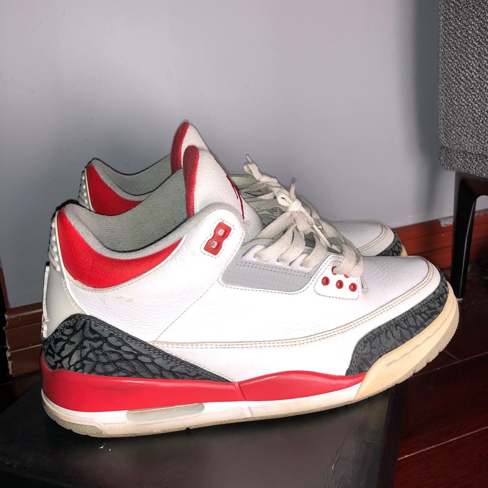 Jordan “Fire Red 3s” size 10 - Picture 2 of 6